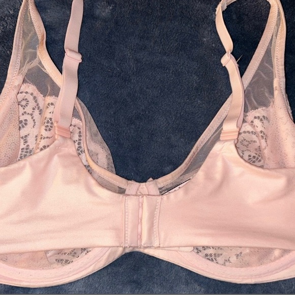Victoria Secret - Body by Victoria - 38DD Lace & Mesh Bra - Peach - Picture 2 of 4
